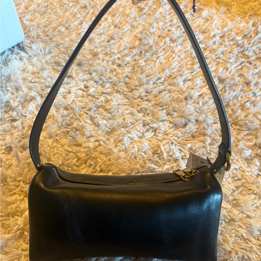 Elegant Black Leather Shoulder Bag